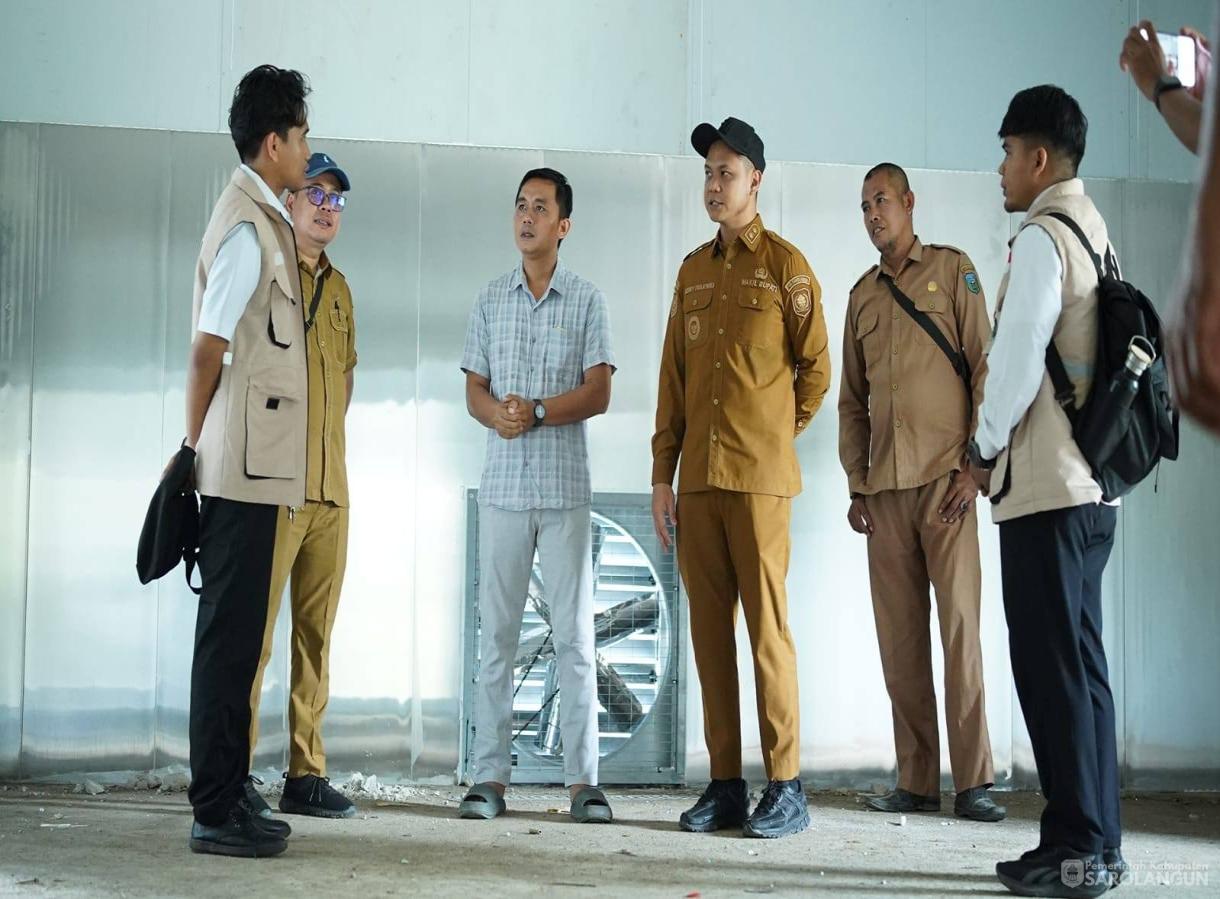 25 Mei 2026 Wakil Bupati meninjau pembangunan SPPG di Desa Sungai Rotan Kecamatan Mandiangin