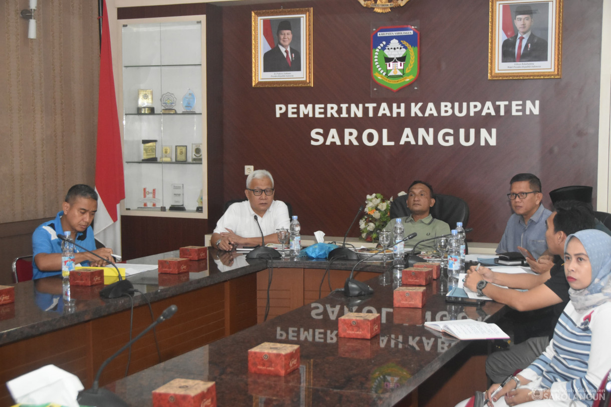 25 Juli 2025 - Zoom Meeting Audiensi dengan Dirjen Perimbangan dan Keuangan Daerah Kemenkeu RI di Ruang Pola Utama Kantor Bupati Sarolangun