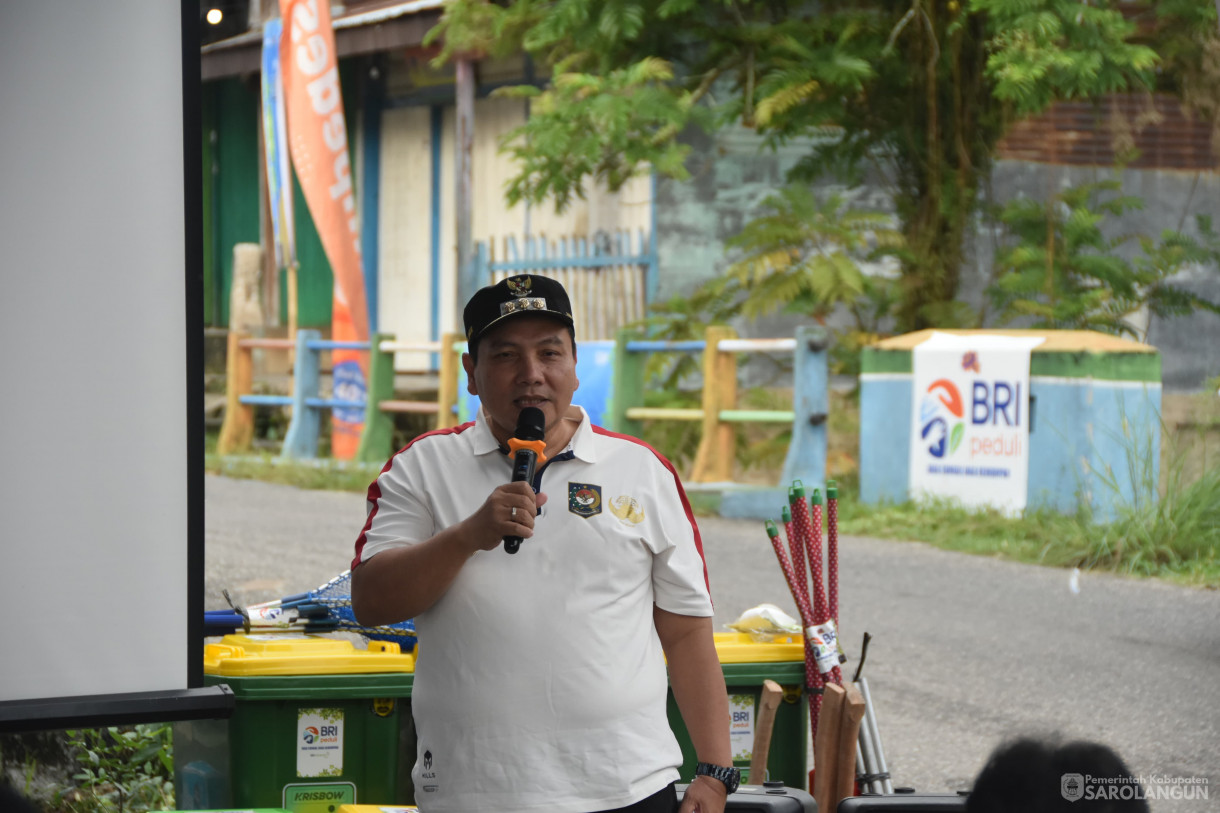 22 Desember 2023 - Pelaksanaan Program BRI Peduli Jaga Sungai Jaga Kehidupan Di Samping Kantor Lurah Pasar Sarolangun