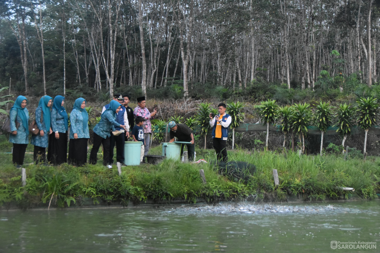27 April 2024 - Monitoring Penerima Bantuan Dana Fiskal Untuk Ternak Ikan Di Desa Bukit Talang Mas Kecamatan Singkut