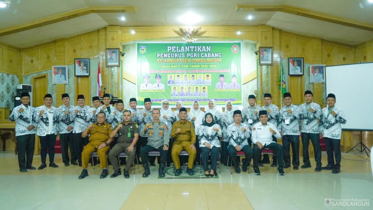 20 Oktober 2025&nbsp; Pelantikan Pengurus PGRI Cabang Se Kabupaten Sarolangun
