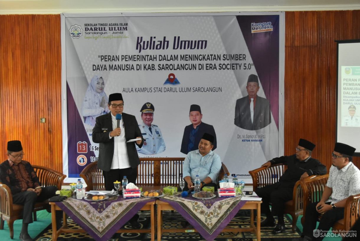 16 September 2023 - Penjabat Bupati Sarolangun Memberikan Kuliah Umum di Aula Kampus STAI Darul Ulum Sarolangun