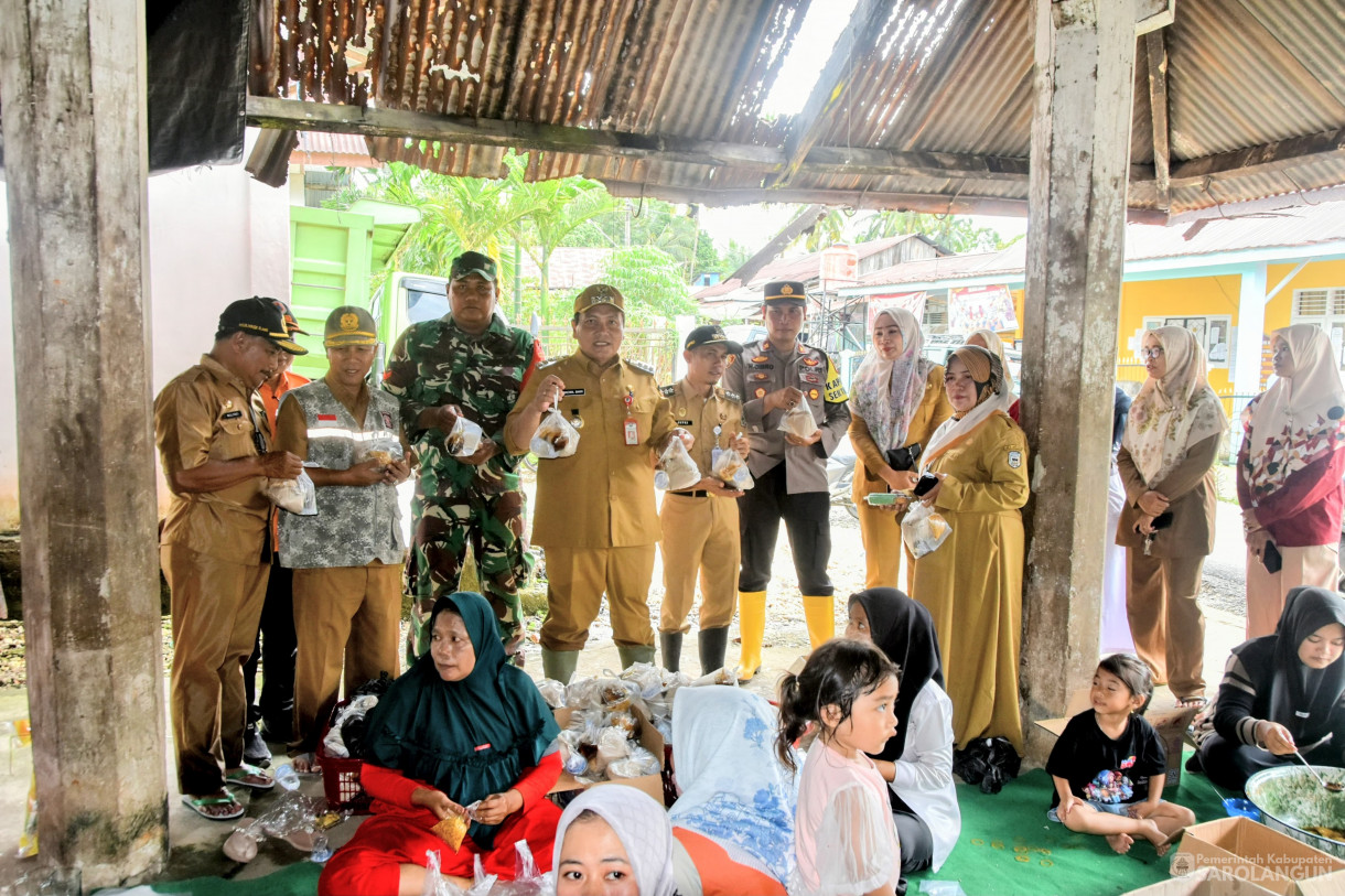 16 Januari 2024 - Meninjau Lokasi Terdampak Banjir, Pos Banjir, Dan Dapur Umum Di Kecamatan Pauh