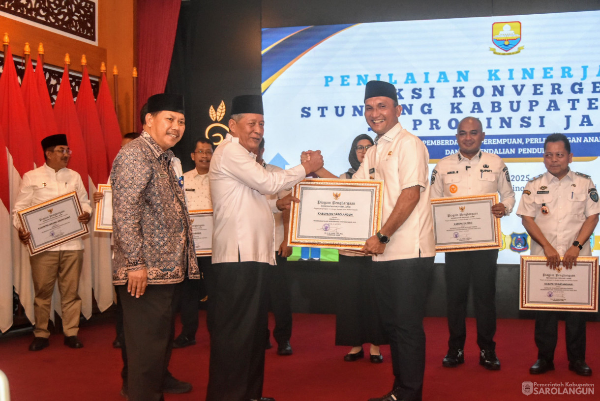 2 Juli 2025 -&nbsp;Pemkab Sarolangun Raih Juara I Penilaian Kinerja Aksi Konvergensi Stunting Kabupaten Kota se Provinsi Jambi