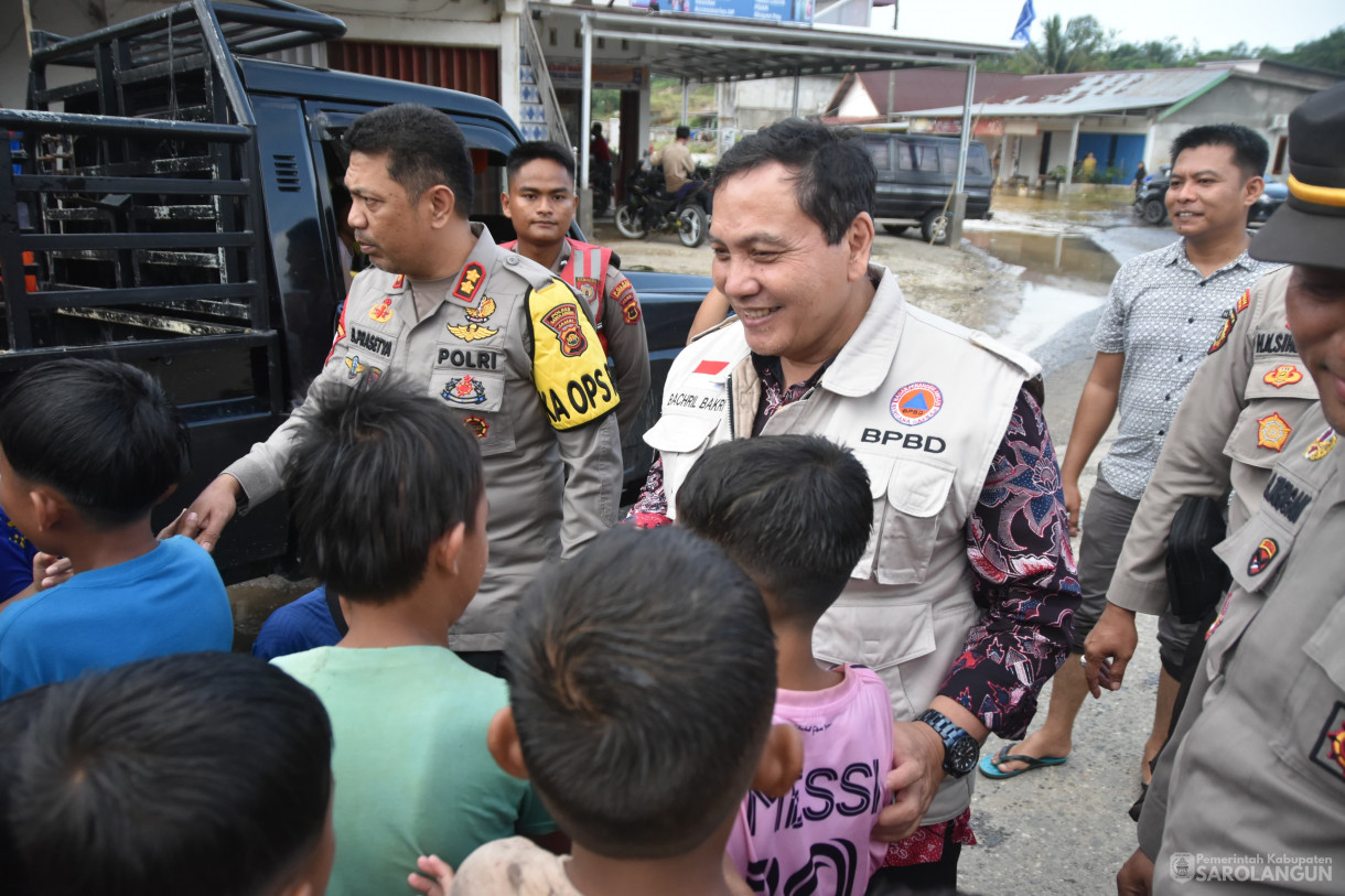 12 Januari 2024 - Meninjau Lokasi Terdampak Banjir Di Desa Pulau Pandan Kecamatan Limun