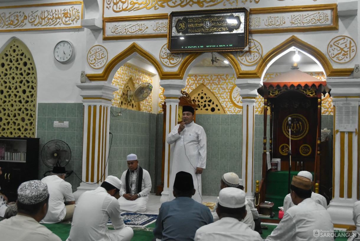 21 September 2023 - Penjabat Bupati Sarolangun Melaksanakan Sholat Subuh Berjamaah di Masjid Nurul Huda Sarolangun