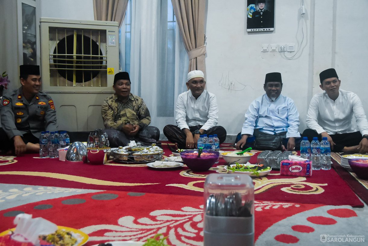 25 Maret 2025 -&nbsp;Buka Bersama Di Kediaman Anggota DPRD Dapil IV Bapak H. Tabroni, Dilanjutkan Safari Ramadhan di Masjid Al Muhajirin Desa Pekan Gedang Kecamatan Batang Asai