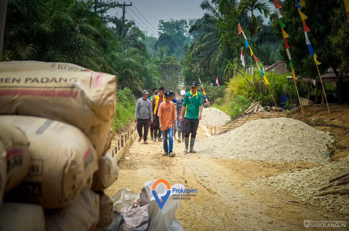 26 Agustus 2026 Momen Kebersamaan Bupati Sarolangun dengan Masyarakat Dusun Trans 3 Desa Sepintun Kecamatan Pauh