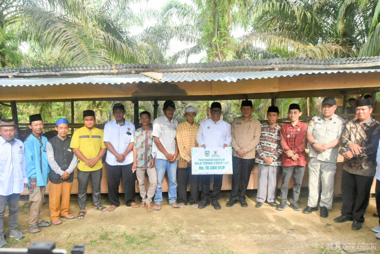 11 Oktober 2024 -&nbsp;Penyerahan 8 Ekor Sapi, Kambing, dan Launching Kotak Infaq Program Baznas Kepada Mustahik Dhuafa, Bertempat di Desa Petiduran Baru Kecamatan Mandiangin Timur