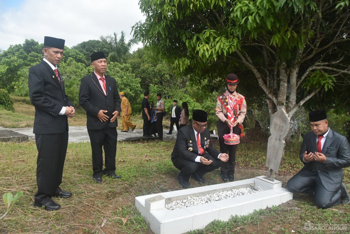 10 November 2024 -&nbsp;Ziarah Taman Makam Pahlawan Kabupaten Sarolangun