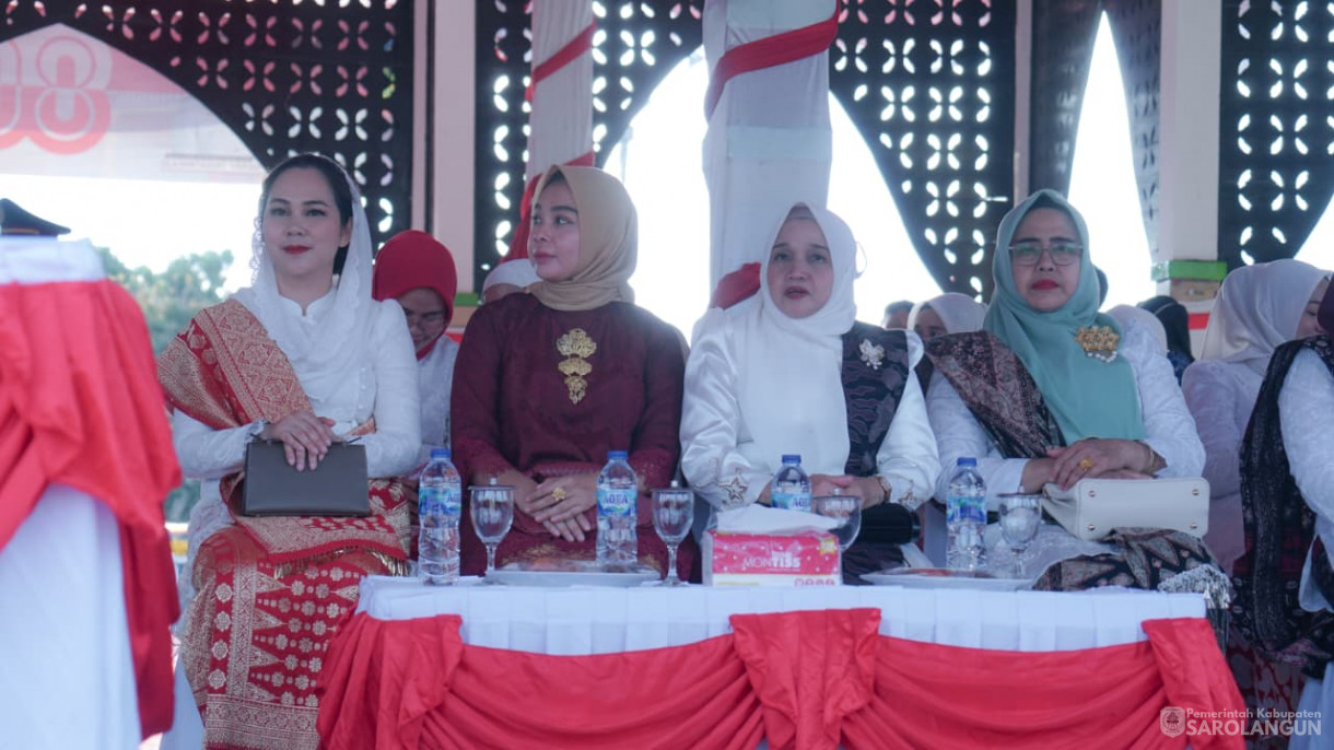 17 Agustus 2025&nbsp; Upacara Penurunan Bendera Merah Putih Bertempat di lapangan Gunung Kembang