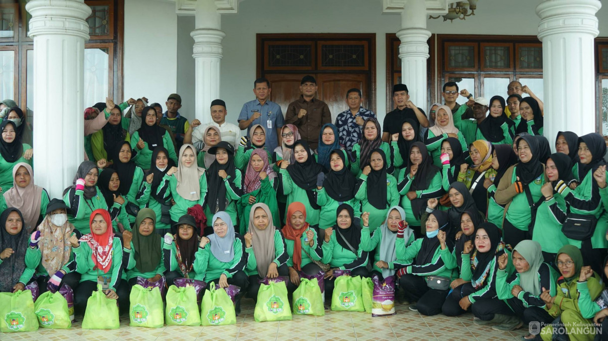 13 Maret 2026&nbsp;Penyerahan Sembako kepada PHL Dinas Lingkungan Hidup