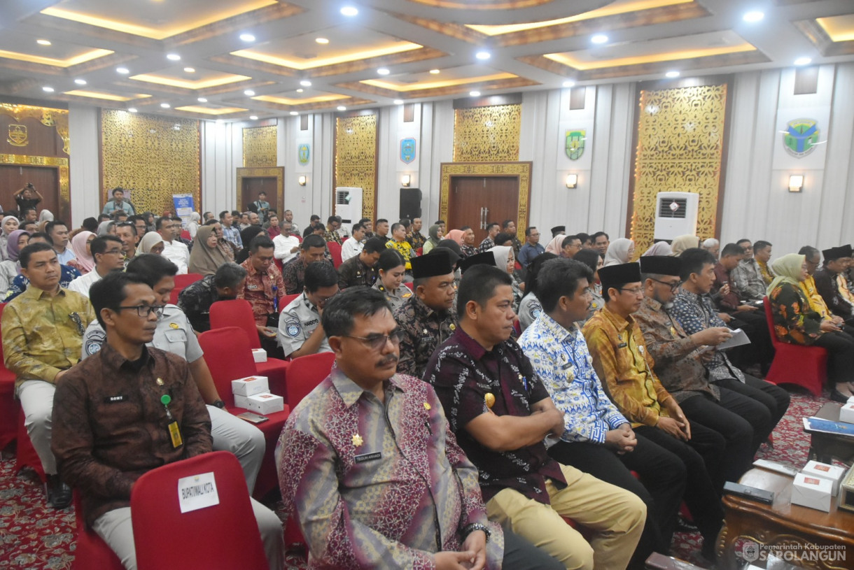 1 November 2024 -&nbsp;Penandatanganan Kesepakatan Kerjasama Dan Perjanjian Bersama Antara Pemerintah Provinsi Jambi Dengan Pemerintah Kabupaten Kota Dalam Provinsi Jambi, Bertempat di Aula Kantor Gubernur Jambi