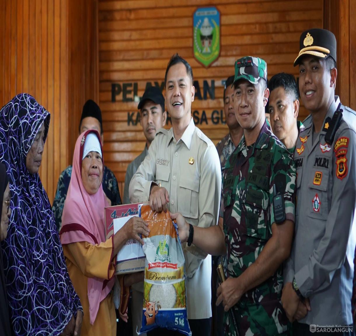 10 Juli 2026 Penyerahan Bantuan Korban Banjir di Kecamatan Mandiangin Timur
