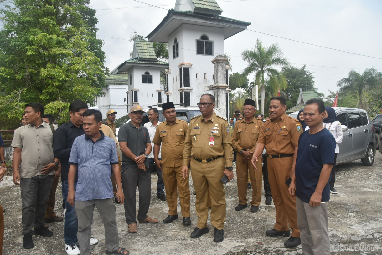 21 Oktober 2024 -&nbsp;Pelepasan Para Istri Kades Yang Berangkat Studi Banding di Kota Bandung, Bertempat di Halaman Samping Kantor Bappeda Sarolangun