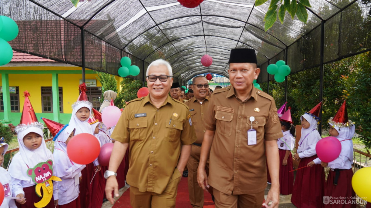 14 Juli 2025 - Pj Sekda Kabupaten Sarolangun Membuka Kegiatan Penguatan Transisi PAUD Ke SD Masa Transisi Masa Pengenalan Lingkungan Sekolah Ramah Tahun 2025 di SD 57 Sungai Benteng Kecamatan Singkut