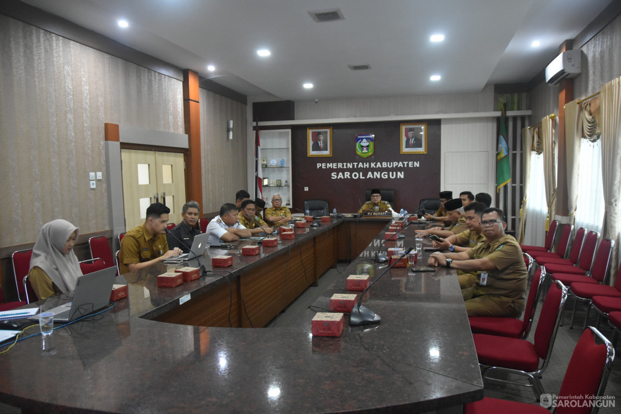 12 Februari 2024  - Rapat TPID Via Zoom Meeting Di Ruang Pola Utama Kantor Bupati Sarolangun