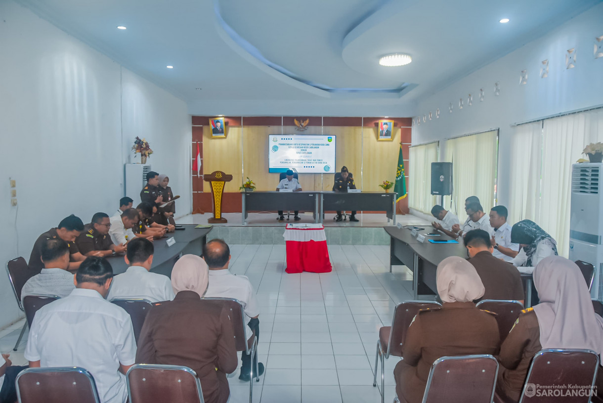 26 Maret 2025 - Penandatanganan Nota Kesepakatan dan Perjanjian Kerjasama Kepala Kejaksaan Negeri Sarolangun Dengan Bupati Sarolangun Dalam Rangka Sinergitas Pelaksanaan Tugas Dan Fungsi Pengawalan, Pengawasan dan Pemanfaatan Dana Desa di Aula Kejaksaa