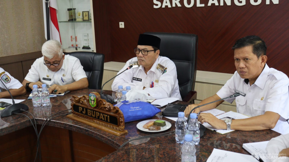 27 Desember 2023 - Pejabat Bupati Sarolangun Memimpin Langsung Rapat Pencapaian Realisasi APBD Tahun 2023