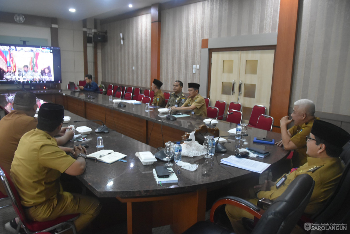 9 Juli 2024 -&nbsp;Rapat Koordinasi Kesiapan Penyelenggaraan Pilkada Serentak Tahun 2024 Via Zoom Meeting, Bertempat di Ruang Pola Utama Kantor Bupati Sarolangun