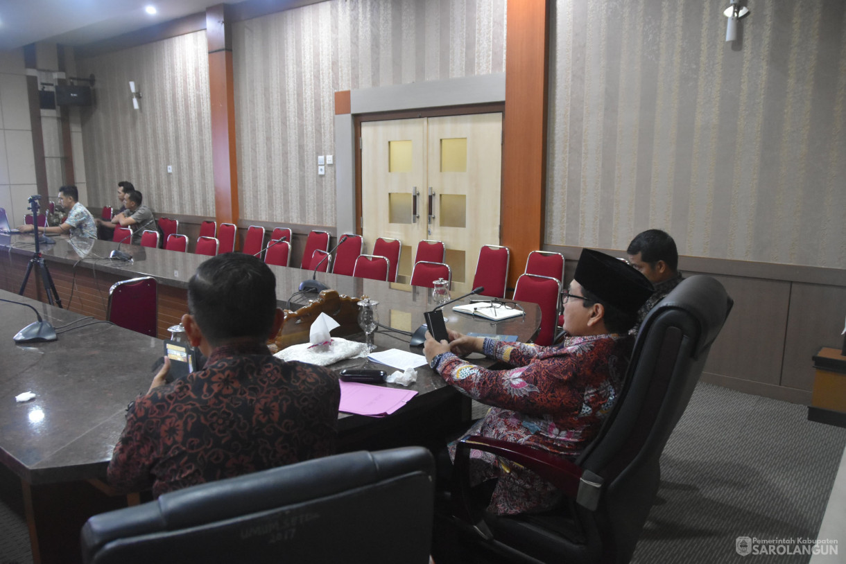 20 Juni 2024 - Rapat Fasilitasi Dan Koordinasi Dukungan Pemilukada Serentak Via Zoom Meeting Di Ruang Pola Utama Kantor Bupati Sarolangun