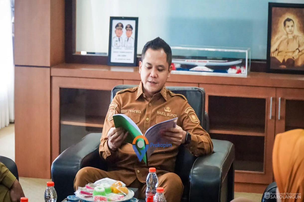 11 Agutstus 2026 Audiensi dengan Legium Veteran Republik Indonesia dan Pengurus Daerah Pemuda Panca Marga Provinsi Jambi di Ruang Kerja Wakil Bupati Sarolangun