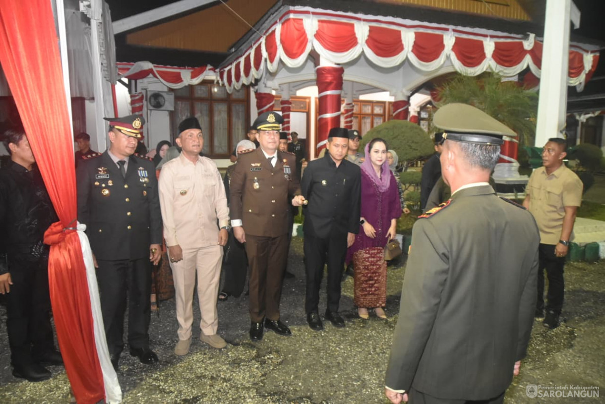 16 Agustus 2025&nbsp; Pawai Obor di Depan Rumah Dinas Bupati Sarolangun