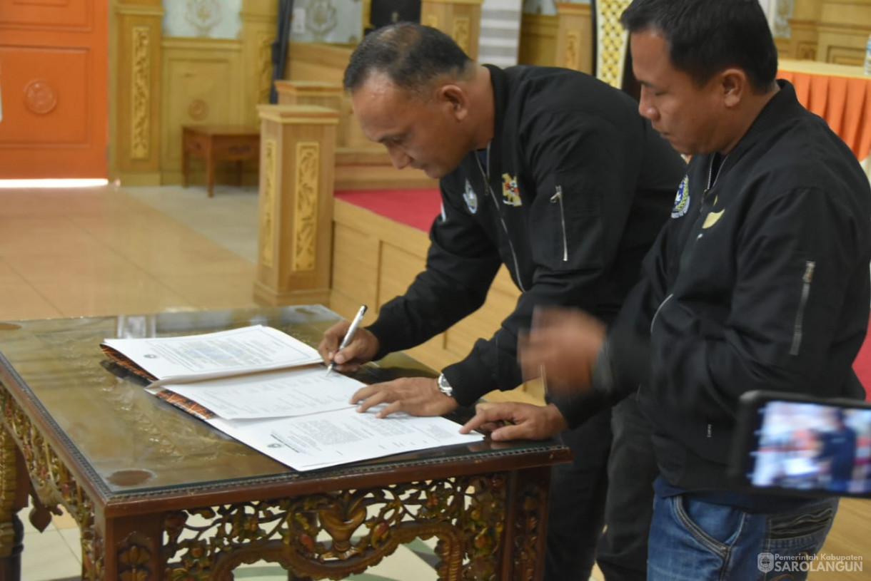 2 Oktober 2023 - Penjabat Bupati Sarolangun Menghadiri Pengukuhan Pengurus Asosiasi Futsal Kabupaten Sarolangun di Ruang Aula Utama Kantor Bupati Sarolangun