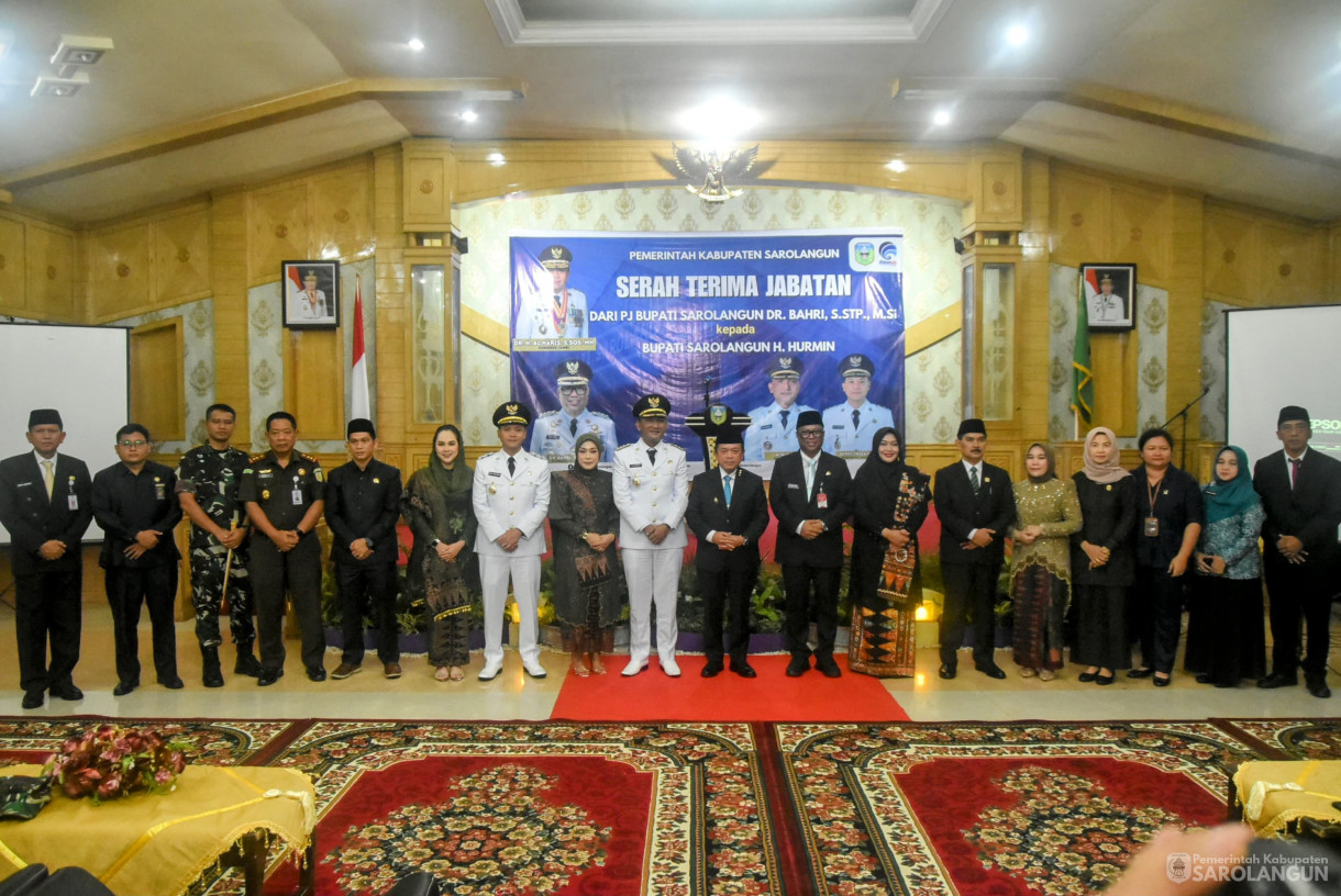 4 Maret 2025 - Serah Terima Jabatan Bupati Sarolangun, Bertempat di Ruang Aula Utama Kantor Bupati Sarolangun&nbsp;