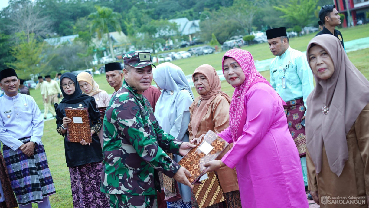 5 Mei 2026 Bupati Sarolangun Pimpin Upacara Peringatan Hari Pendidikan Nasional di Lapangan Gunung Kembang Sarolangun