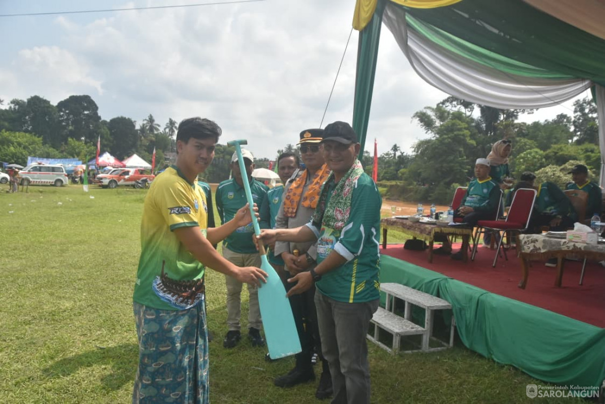 2 November 2025&nbsp; Balumbo Biduk Dalam Rangka HUT Sarolangun di Kampung Baru Kelurahan Dusun Sarolangun