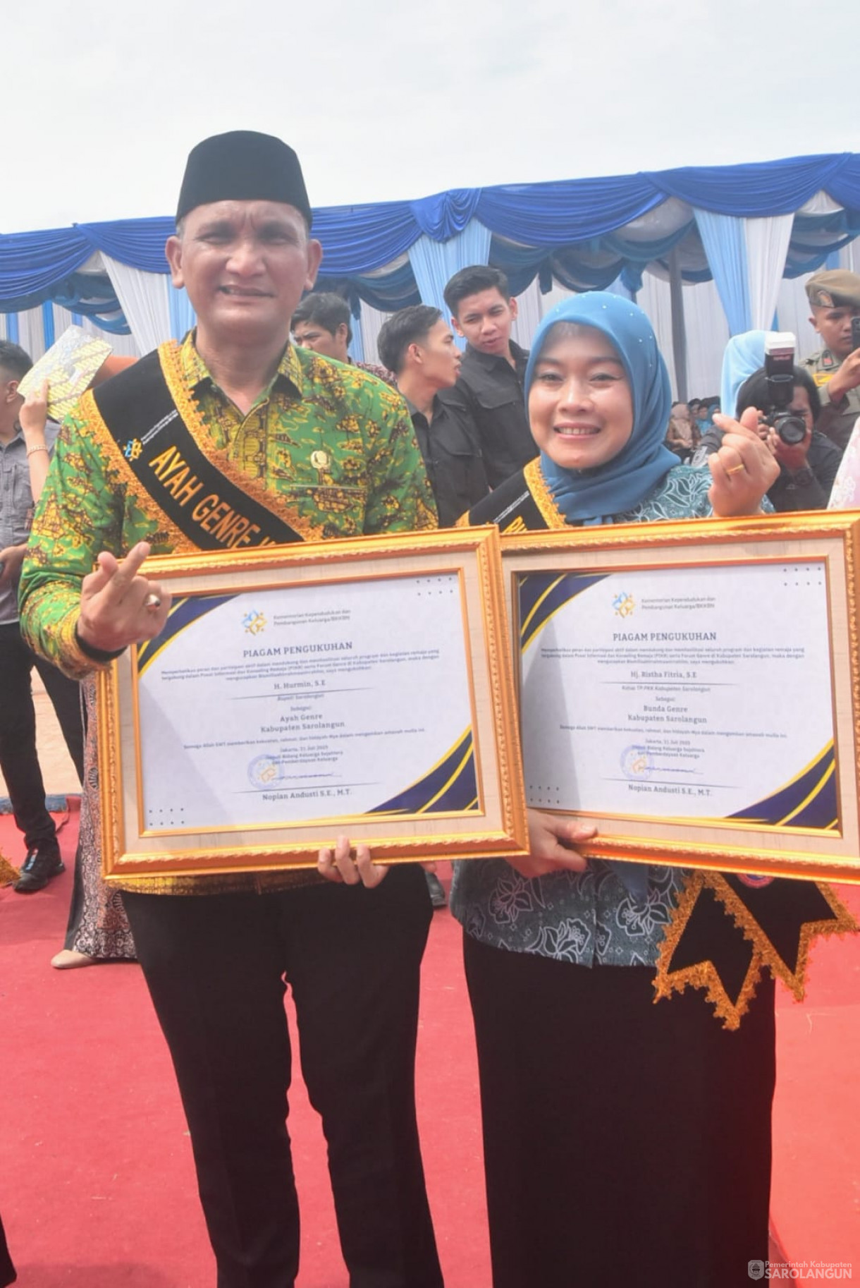 31 Juli 2025 - Peringatan Puncak Hari Keluarga Nasional Ke 32 Tingkat Provinsi Jambi Sekaligus Pengukuhan AyahBunda Genre Provinsi dan Kabupaten Kota di Halaman Kantor Bupati Kerinci