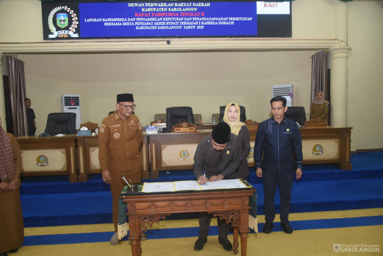 13 Oktober 2025 Rapat Paripurna DPRD Sarolangun