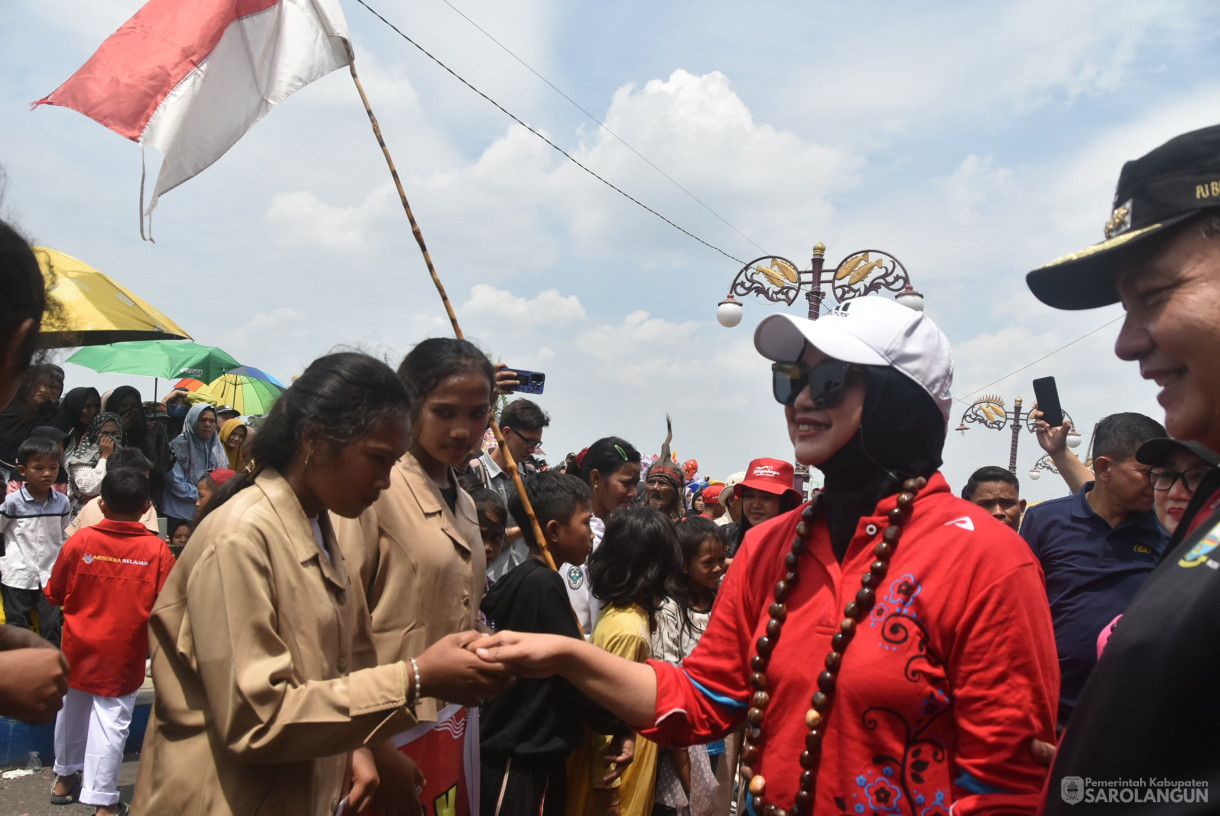 18 Agustus 2024 -&nbsp;Pawai Karnaval Memperingati HUT RI Ke 79, Bertempat di Depan Rumah Dinas Bupati Sarolangun