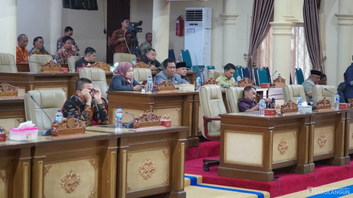 27 November 2025&nbsp; Bupati Sarolangun Hurmin Teken Kesepakatan Bersama Terkait Perda APBD TA 2026&nbsp;