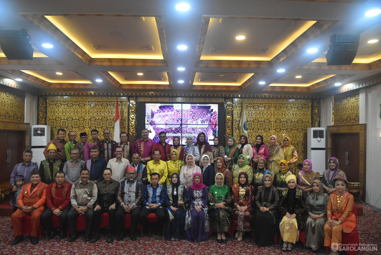 11 September 2024 -&nbsp;Parade Tenun Songket Batik Jambi, Bertempat di Lapangan Kantor Gubernur Jambi