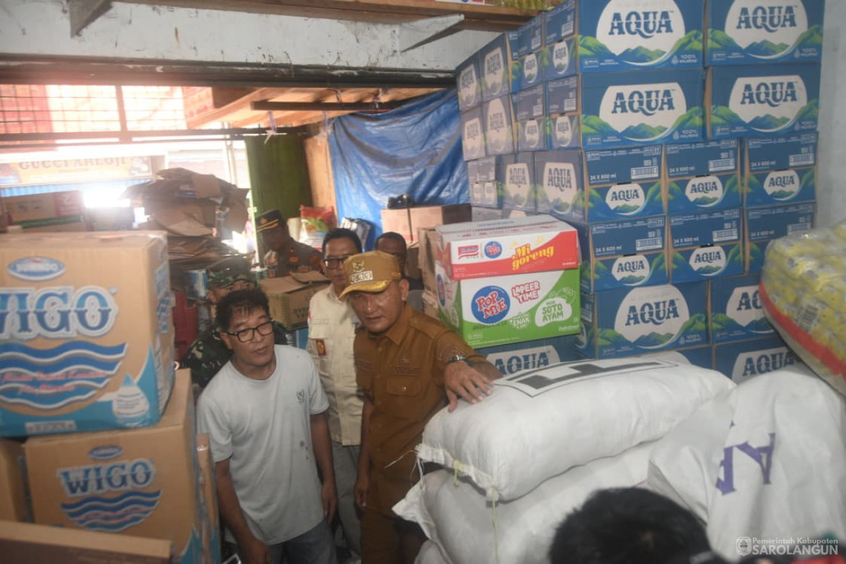 Sidak Harga Sembako di Pasar Sarolangun Dalam Rangka Hari Natal Tahun 2025 dan Tahun Baru 2026 Sekaligus Jumat Bersih Bersama TNI Dalam Rangka Hari Juang Infanteri Ke 77 Tahun 2025