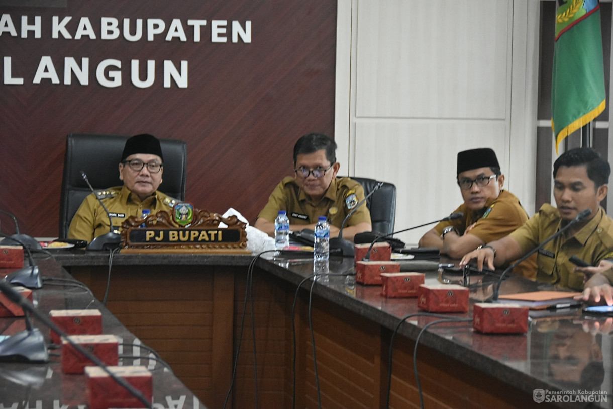 12 Februari 2024  - Rapat TPID Via Zoom Meeting Di Ruang Pola Utama Kantor Bupati Sarolangun