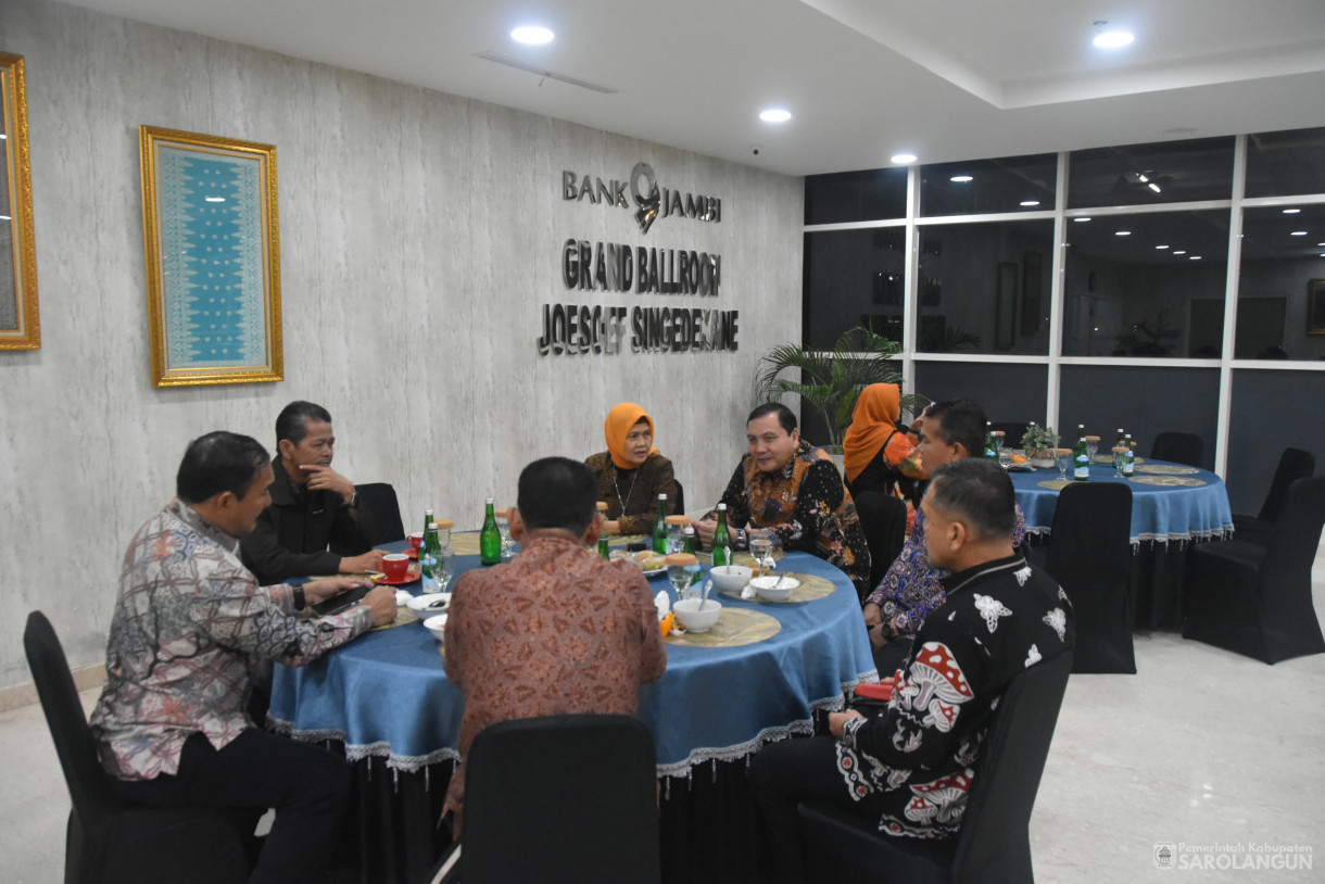 26 Juni 2024 -&nbsp;Rapat Umum Pemegang Saham, Bertempat di Mahligai Bank 9 Jambi