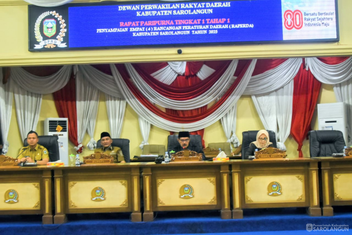 26 Agustus 2025 Rapat Paripurna Tingkat 1 Tahap 1 Penyampaian 4 Ranperda Kabupaten Sarolangun di Gedung DPRD Kabupaten Sarolangun