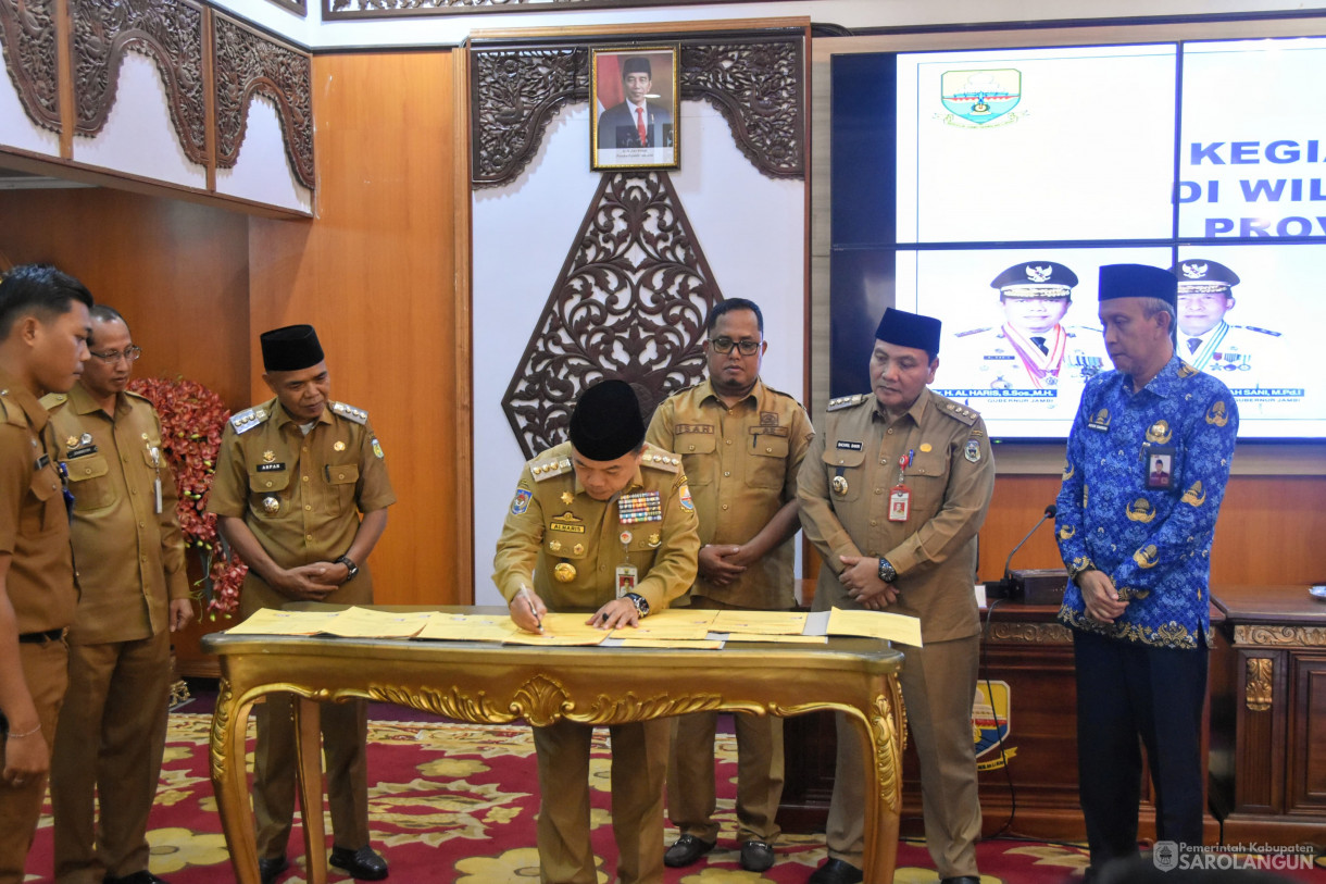 18 Desember 2023 - Kesepakatan Bersama Antara Pemerintah Provinsi Jambi Dengan Pemerintah Kabupaten Sarolangun, Tebo, Tanjung Jabung Barat, Batanghari Tentang Pengelolaan Participating Interest 10% Di Wilayah