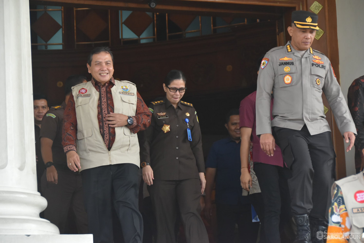 14 September 2023 - Penjabat Bupati Sarolangun Menghadiri Pembukaan Roadshow Bus KPK di Lapangan Kantor Gubernur Jambi