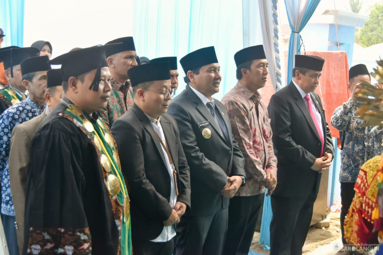 2 November 2023 - Penjabat Bupati Sarolangun Menghadiri Wisuda Sarjana Angkatan XIII Tahun 2023 Di Sekolah Tinggi Agama Islam Darul Ulum Sarolangun