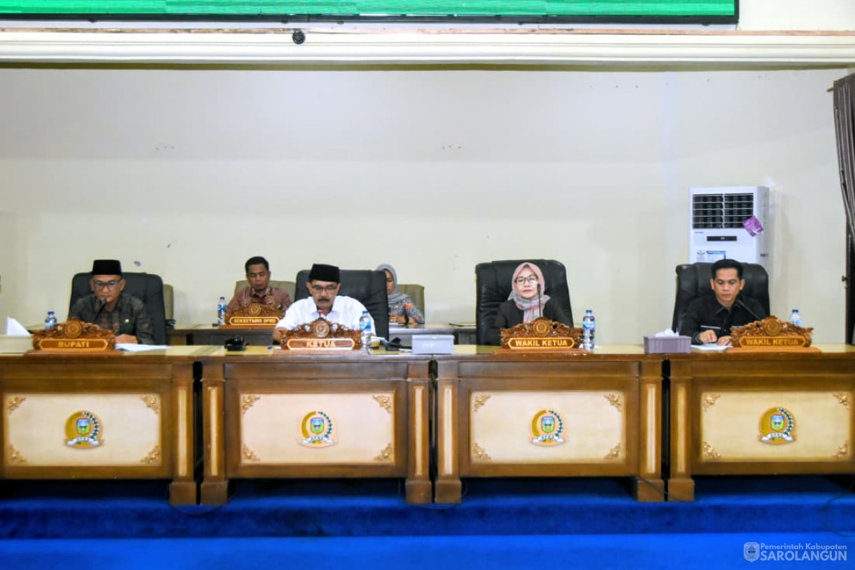 30 Oktober 2025 Rapat Paripurna Tingkat I Tahap 1 Penyampaian Nota Pengantar RKUA Dan PPAS Anggaran Pendapatan dan Belanja Daerah Kabupaten Sarolangun Tahun Anggaran 2026