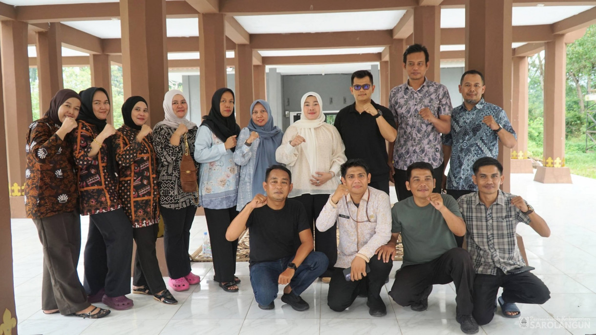 9 April 2026 Ketua Dekranasda Kabupaten Sarolangun meninjau Anjungan Sarolangun untuk persiapan pembukaan Jambi Festival Elok Nian