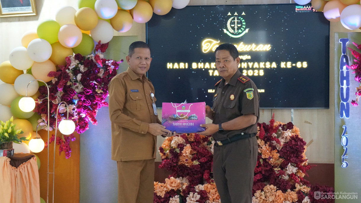 22 Juli 2025 - Bupati Hurmin Hadiri Tasyakuran Hari Bhakti Adhyaksa Ke 65 dan Pengantar Tugas Kajari Sarolangun