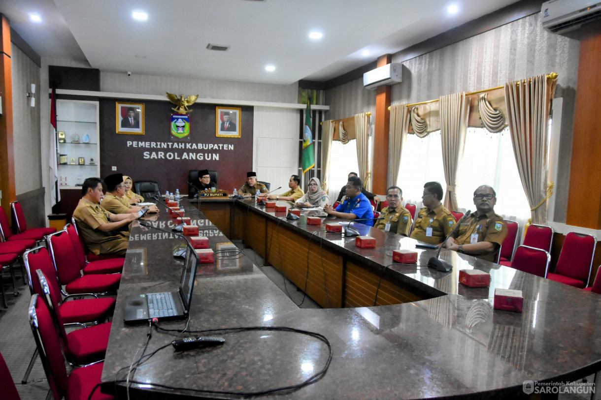 12 Desember 2023 - Peringatan Hari Antikorupsi Sedunia 2023 Sinergi Berantas Korupsi, Untuk Indonesia Maju Via Zoom Meeting Di Ruang Pola Utama Kantor Bupati Sarolangun