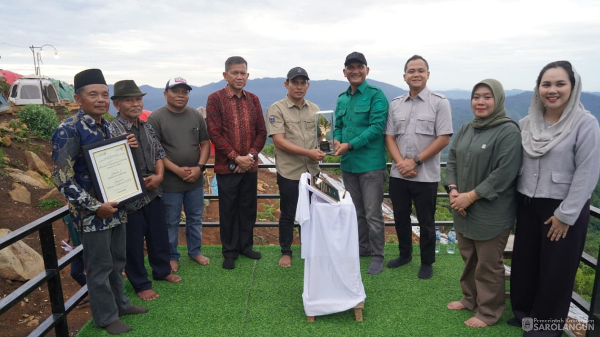 25 Oktober 2025&nbsp; Resmikan Destinasi Wisata Puncak Bukit Tempurung Desa Lubuk Bangkar dan Bersama BUMDes Lubuk Bangkar Tanam Cabe dan Sayuran Di Kawasan Puncak Bukit Tempurung&nbsp;&nbsp;