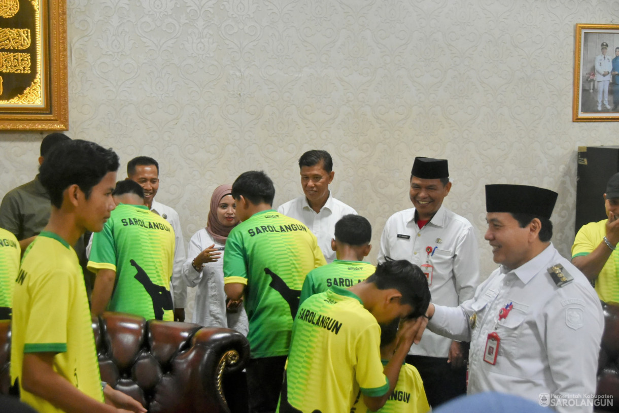 19 Juni 2024 - Sarapan Bersama Sekaligus Pelepasan Atlit Cabor Taekwondo Dalam Kejurprov Di Rumah Dinas Bupati Sarolangun