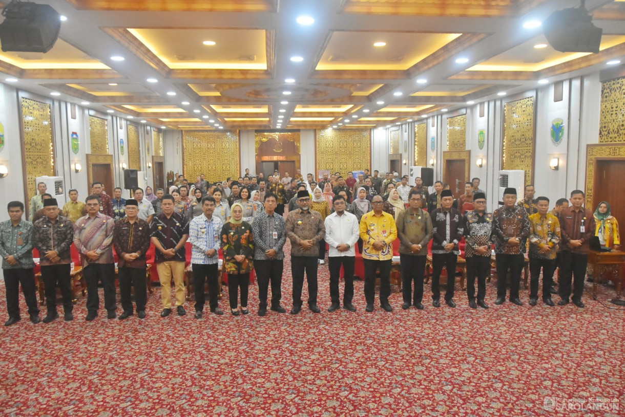1 November 2024 -&nbsp;Penandatanganan Kesepakatan Kerjasama Dan Perjanjian Bersama Antara Pemerintah Provinsi Jambi Dengan Pemerintah Kabupaten Kota Dalam Provinsi Jambi, Bertempat di Aula Kantor Gubernur Jambi